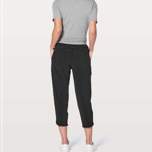 Lululemon Final Play Crop size 4 black - Picture 2 of 11